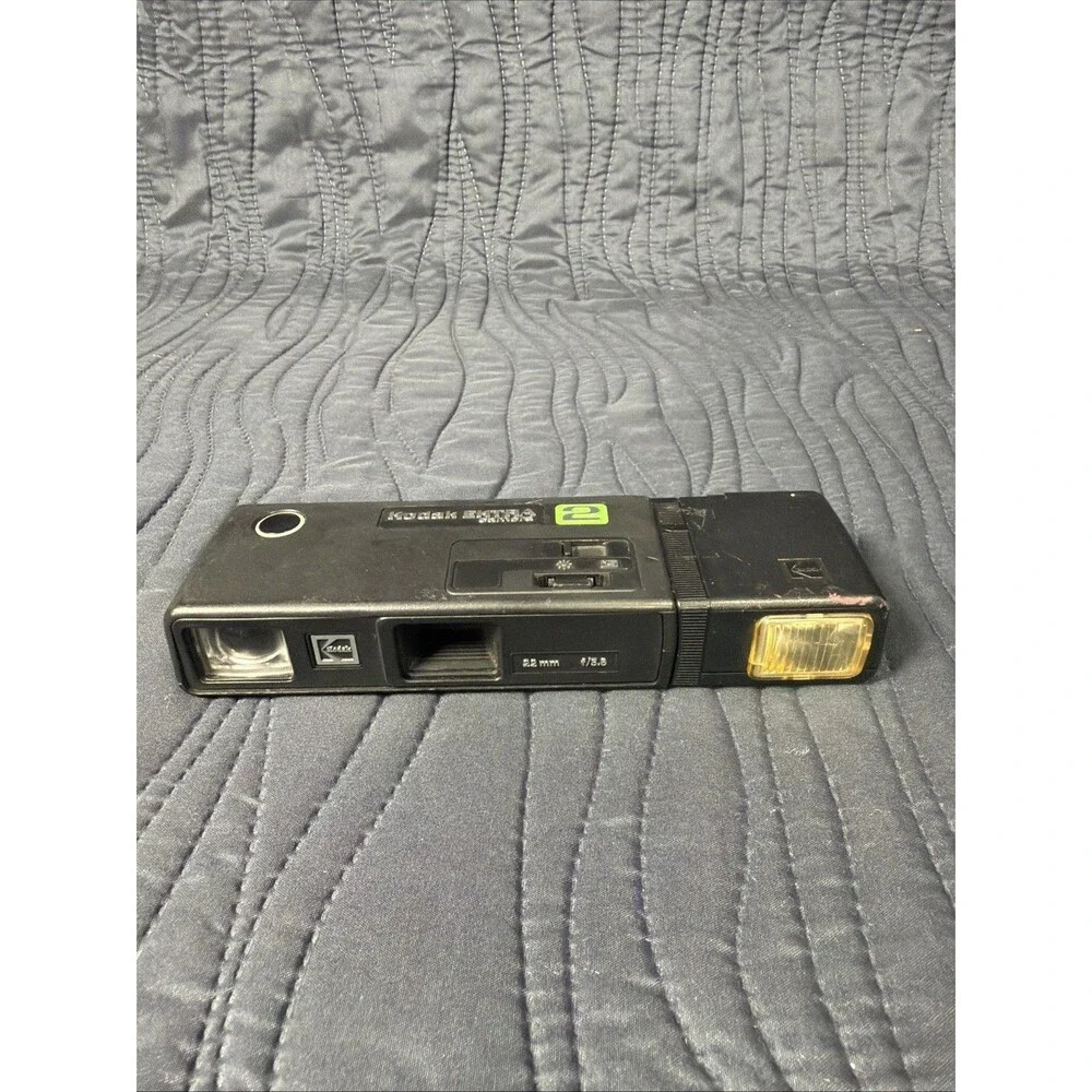 Vintage Kodak EK2 Pocket Camera w/ EKTRA Flash 22mm f/5.6 Parts or Repair